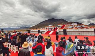 我眺望远方的山峰